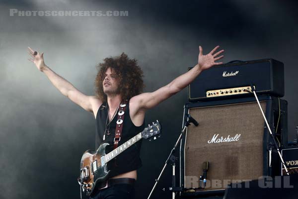 WOLFMOTHER - 2016-08-27 - SAINT CLOUD - Domaine National - Grande Scene - 